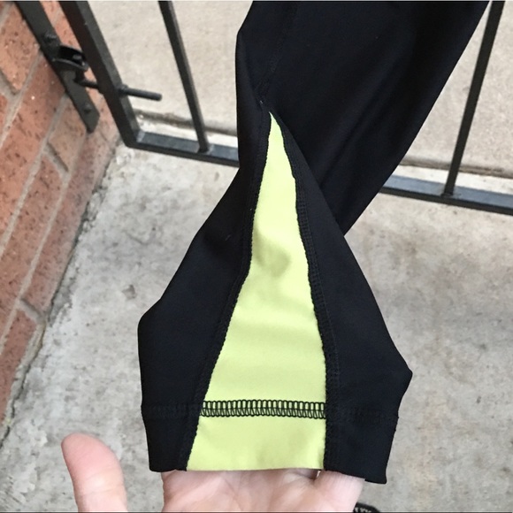 RBX running capris size medium black with back zip - Picture 4 of 8